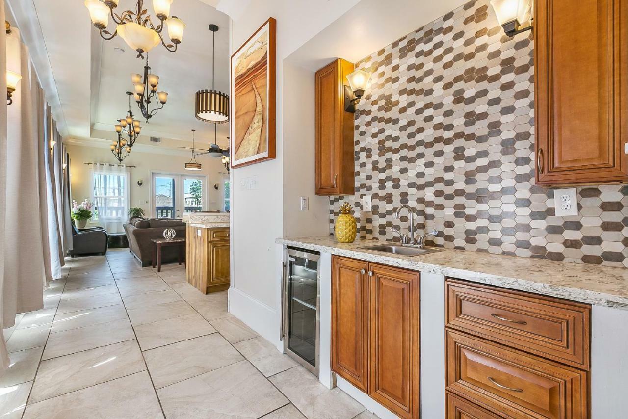 Spacious 4Br Condo On Carondelet Near All Hot Spo نيو أورلينز المظهر الخارجي الصورة