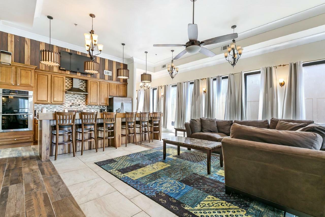 Spacious 4Br Condo On Carondelet Near All Hot Spo نيو أورلينز المظهر الخارجي الصورة