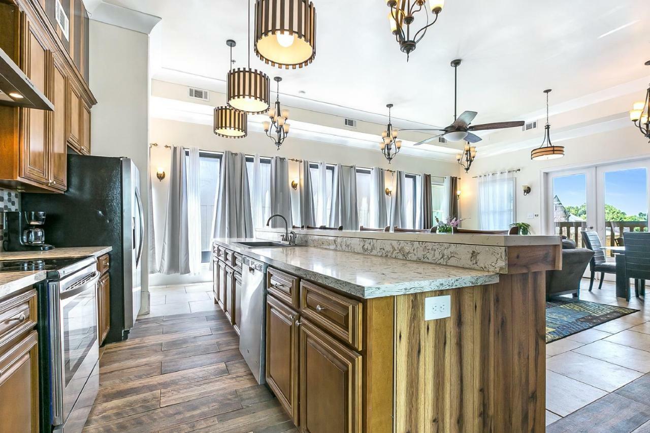 Spacious 4Br Condo On Carondelet Near All Hot Spo نيو أورلينز المظهر الخارجي الصورة