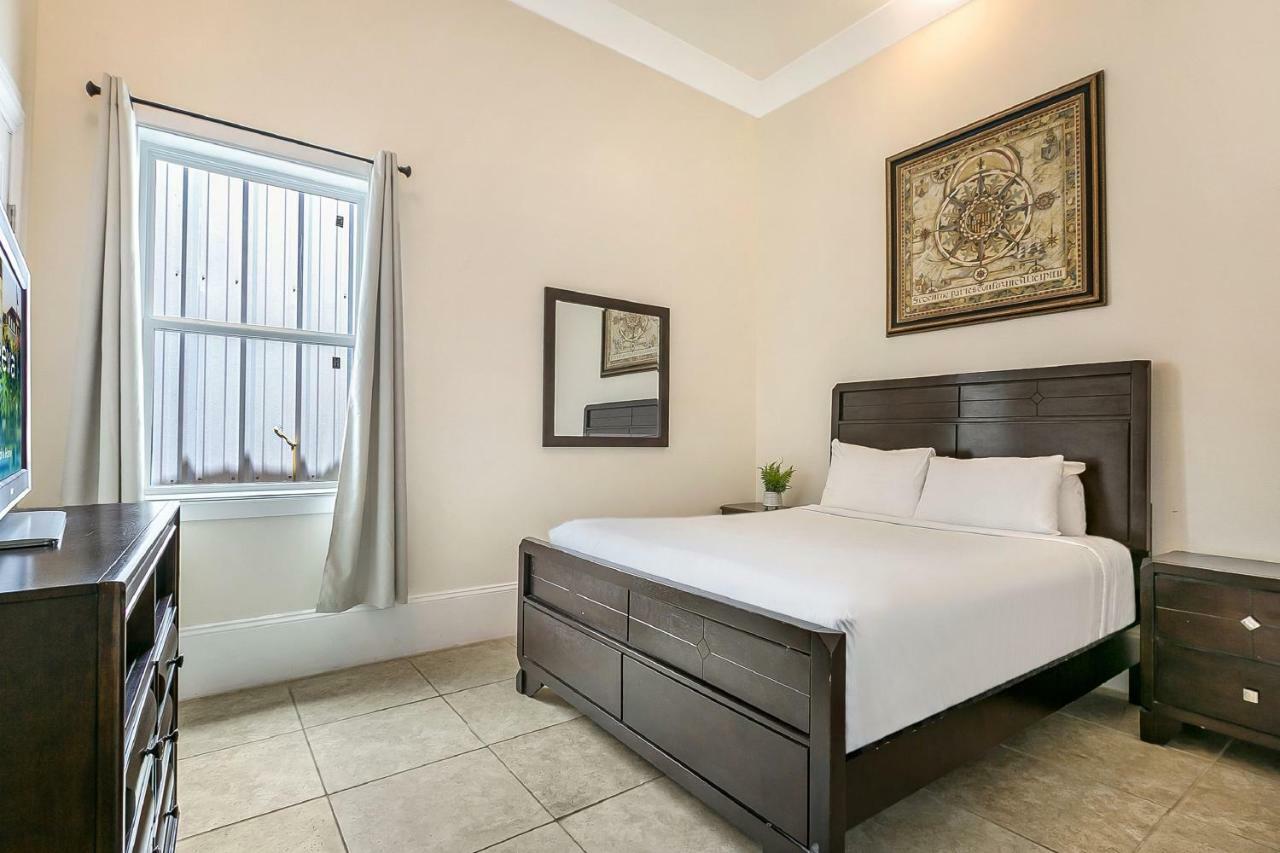 Spacious 4Br Condo On Carondelet Near All Hot Spo نيو أورلينز المظهر الخارجي الصورة